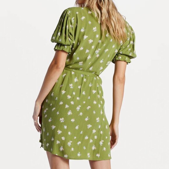 NWT Billabong Chiquita Green Floral Mini Wrap Dress - Picture 3 of 7